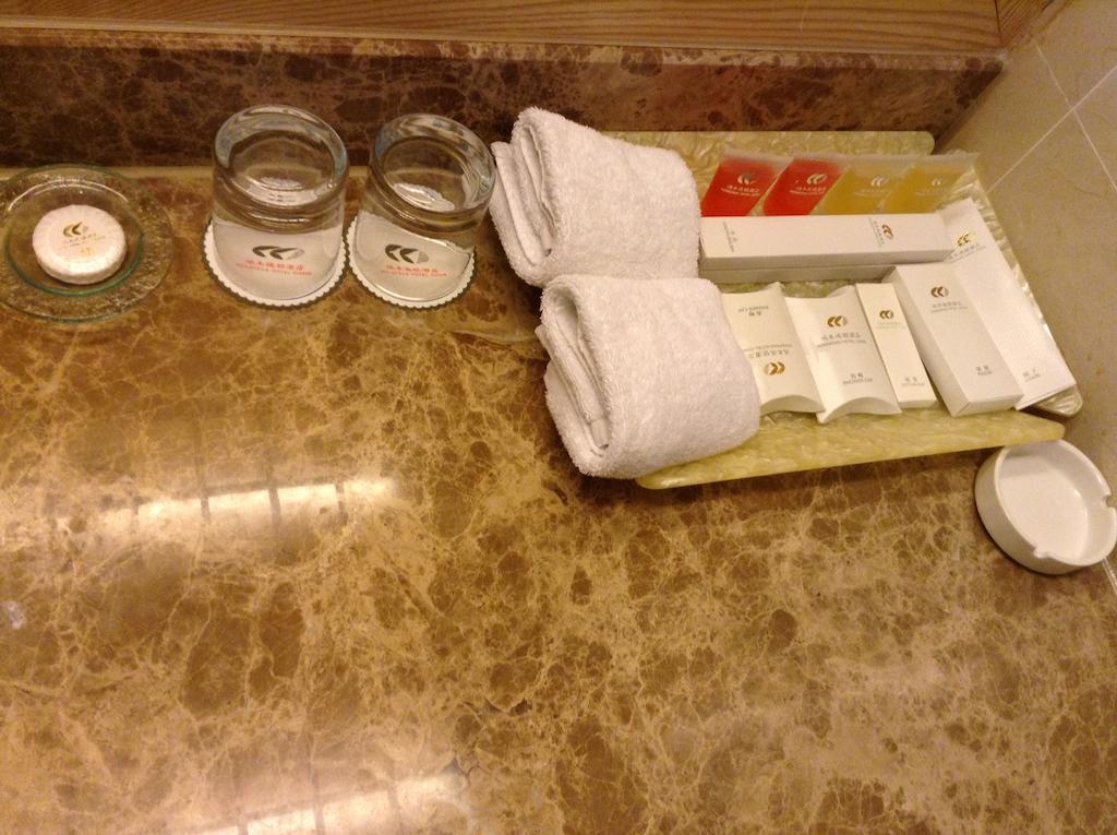 Shenzhen Luohu Hotel Room photo